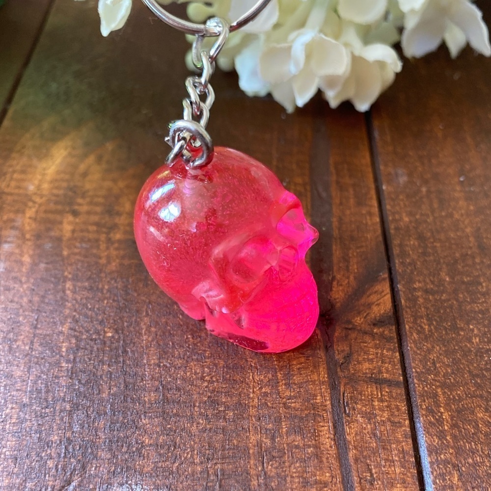 Handmade Resin Clear Pink Skull 3” Keychain Gothic Backpack Bag Charm NEW - Picture 3 of 9